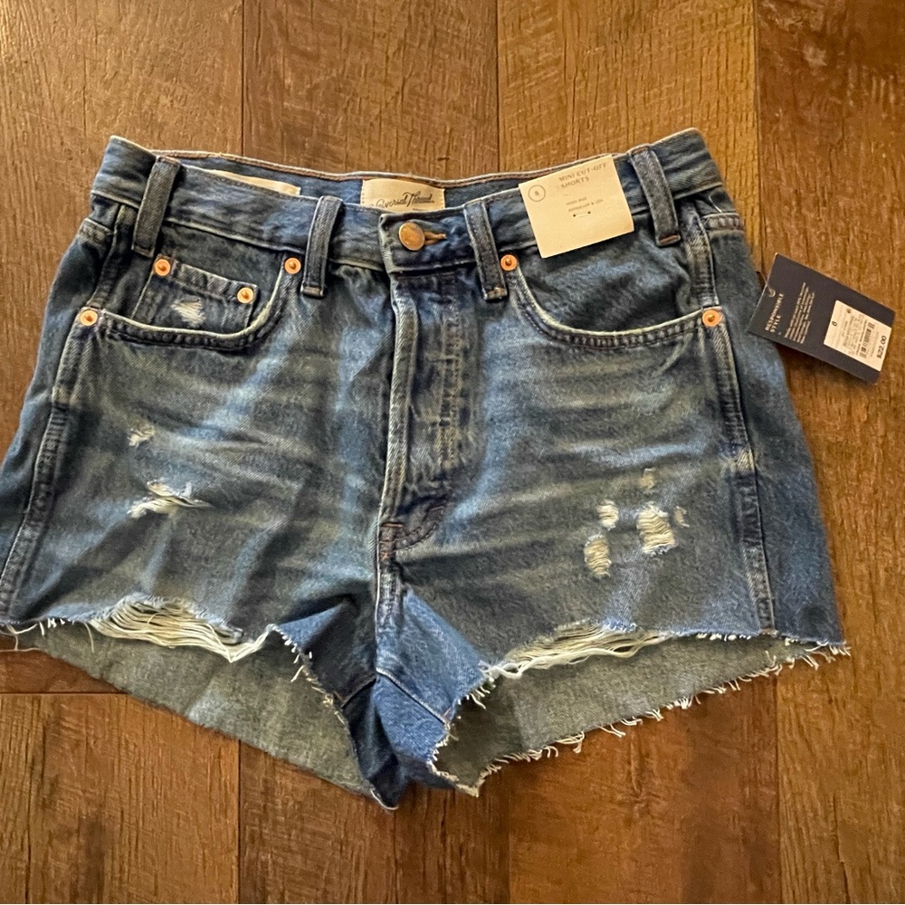 Vintage thread Shorts size 8